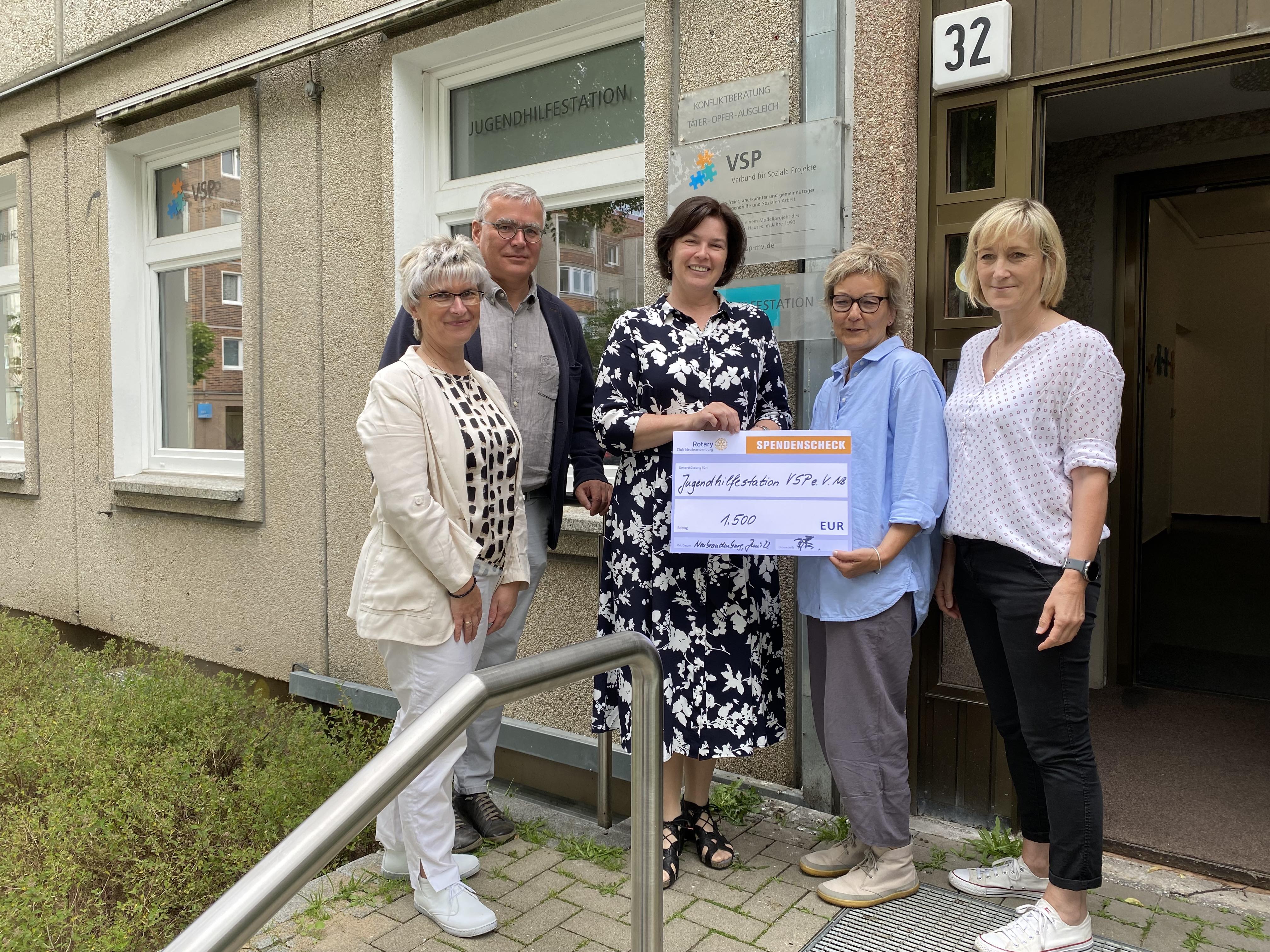 tl_files/images/Neubrandenburg/nb.jhs.rotary-spende-06.2022.jpg tl_files/images/Neubrandenburg/nb.jhs.rotary-spende-06.2022.jpg