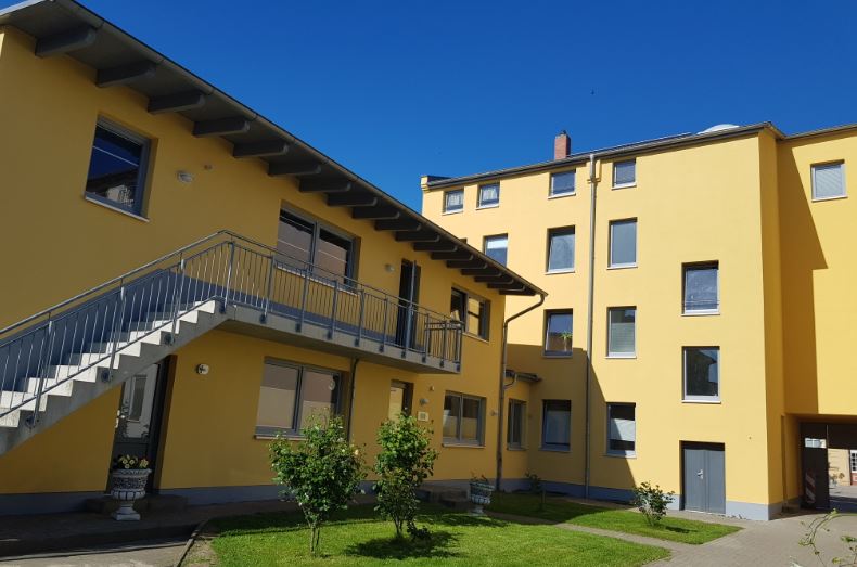 tl_files/images/Stralsund/hst.jhs.innenhof-2019.jpg tl_files/images/Stralsund/hst.jhs.innenhof-2019.jpg