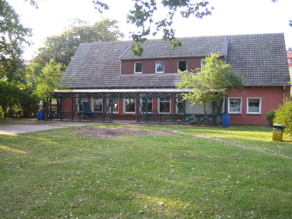 tl_files/images/Stralsund/hst.kjwg.gartenseite.jpg tl_files/images/Stralsund/hst.kjwg.gartenseite.jpg