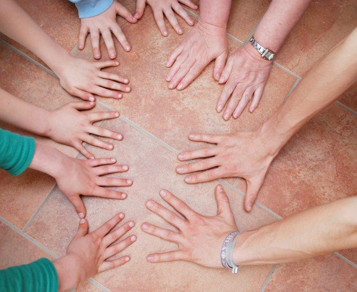 tl_files/images/Stralsund/hst.muki.haendekranz.jpg tl_files/images/Stralsund/hst.muki.haendekranz.jpg